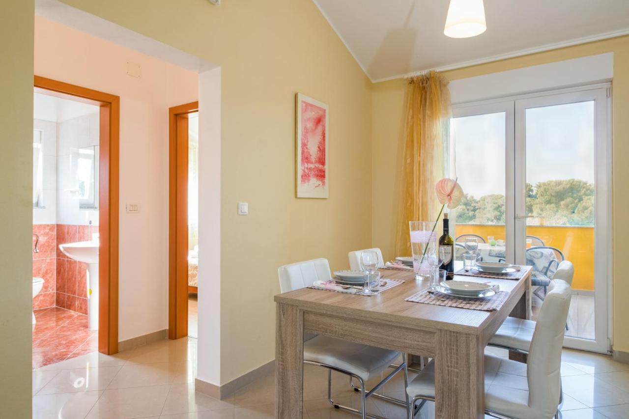 Apartments David By The Sea Fažana Esterno foto